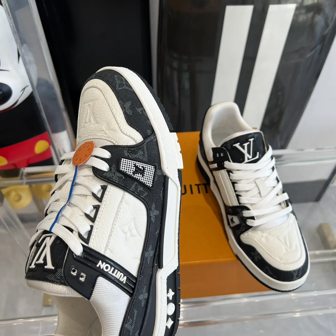 👟👟Ex-factory price 840👟👟 Women's shoes factory Couple model 👫LV Trainer series basketball sneakers🌟 Original molded TPU outsole The texture is the same as the original ⚠️Original development Top version All details are consistent with the original ⚠️ Size: 35-45